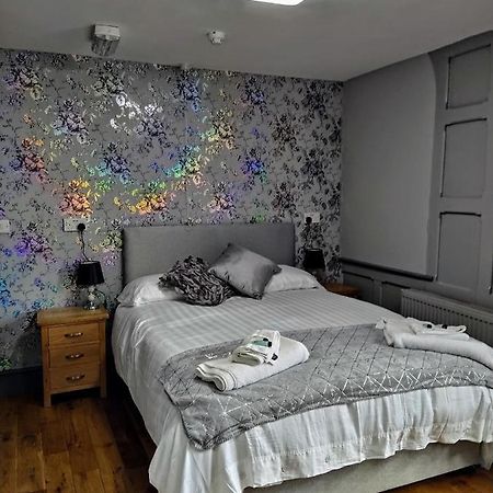 The Edinburgh Castle Bed & Breakfast โฮลีเฮด ภายนอก รูปภาพ