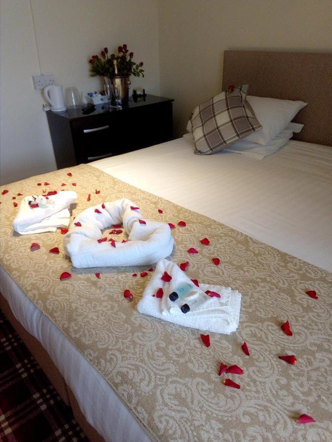The Edinburgh Castle Bed & Breakfast โฮลีเฮด ภายนอก รูปภาพ