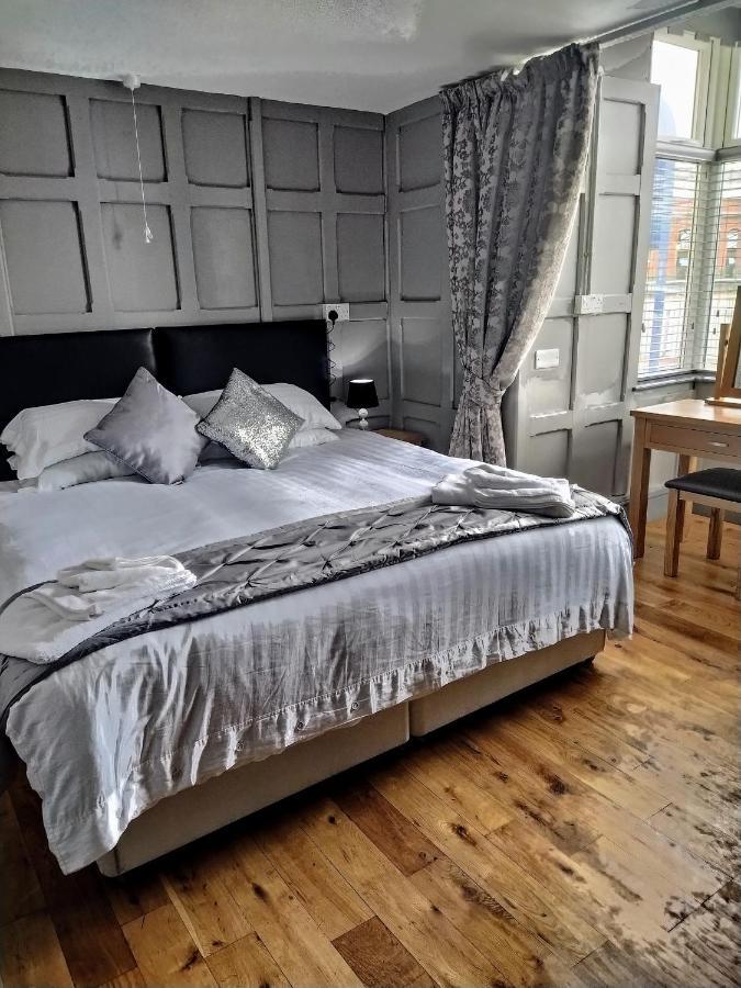 The Edinburgh Castle Bed & Breakfast โฮลีเฮด ภายนอก รูปภาพ