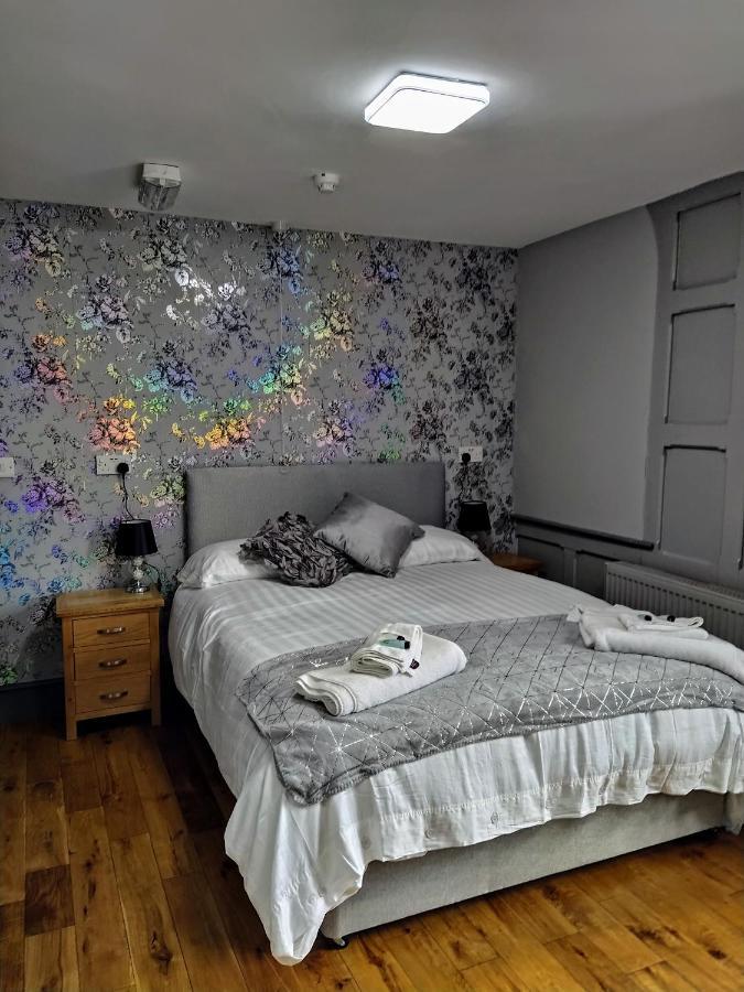 The Edinburgh Castle Bed & Breakfast โฮลีเฮด ภายนอก รูปภาพ